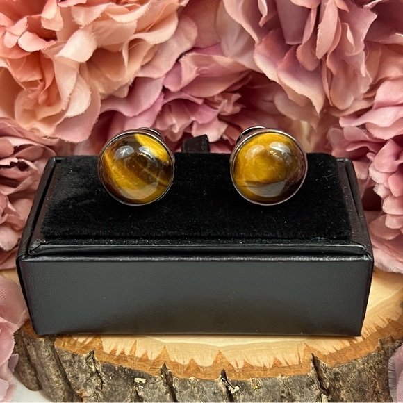 Elegant Round Brown & Gold Striped Tiger’s Eye Cufflinks - Picture 4 of 17